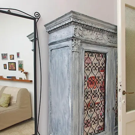 Charming Nest Steps From The Vatican Apartment