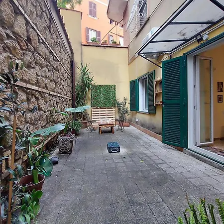 Charming Nest Steps From The Vatican Apartment *